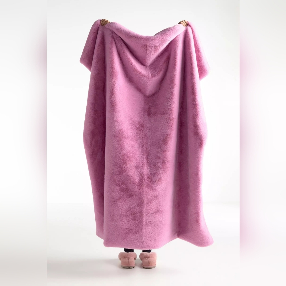 Anthropologie The Sophie Faux Fur Throw Blanket in Pink
